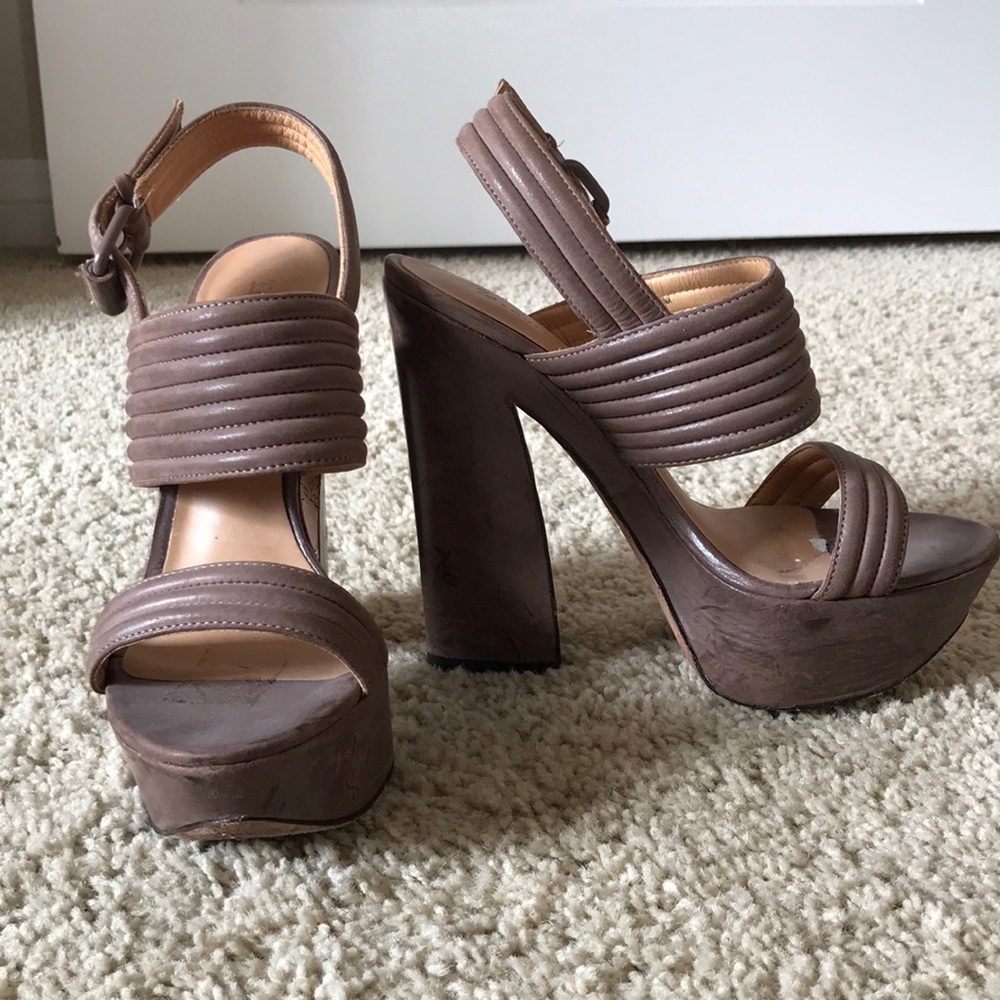 LAMB Heels